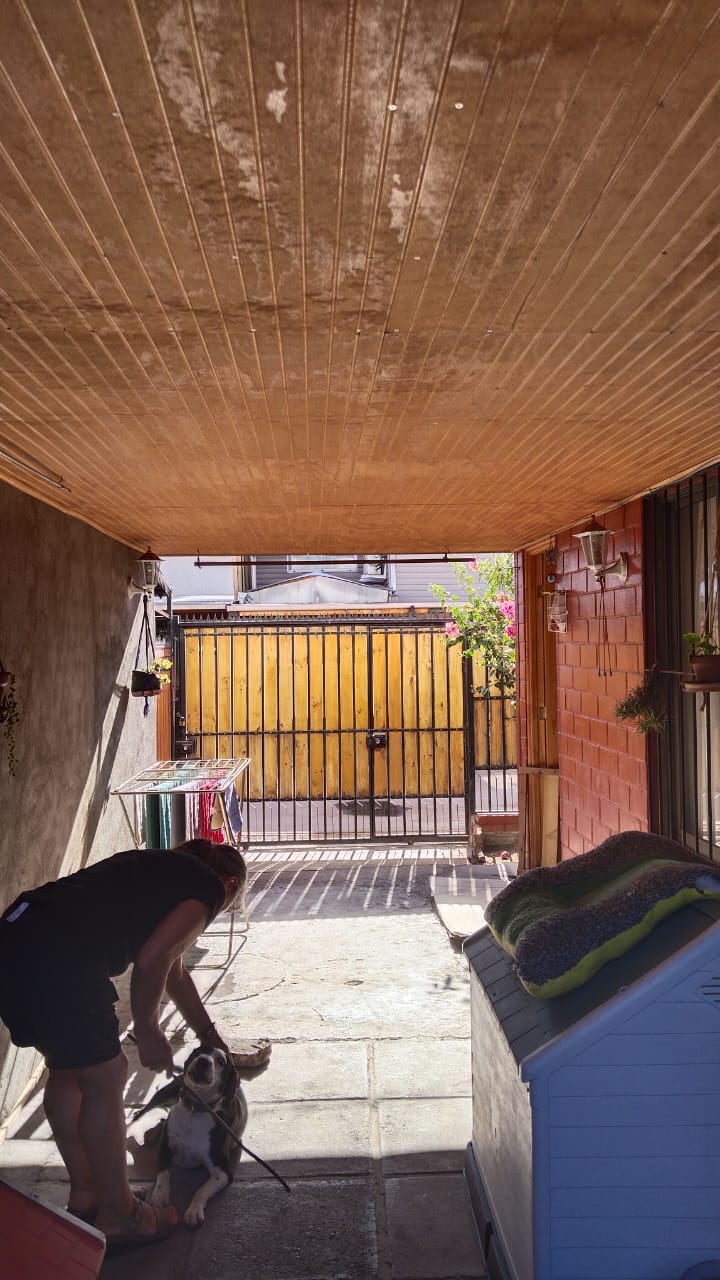 Propiedad de dos pisos de construcción sólida ubicada en tranquilo sector residencial · foto 4