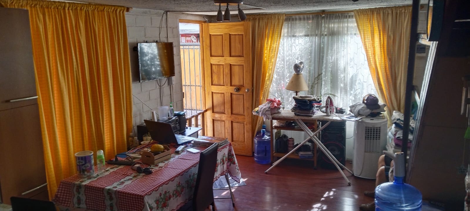 Propiedad de dos pisos de construcción sólida ubicada en tranquilo sector residencial · foto 5