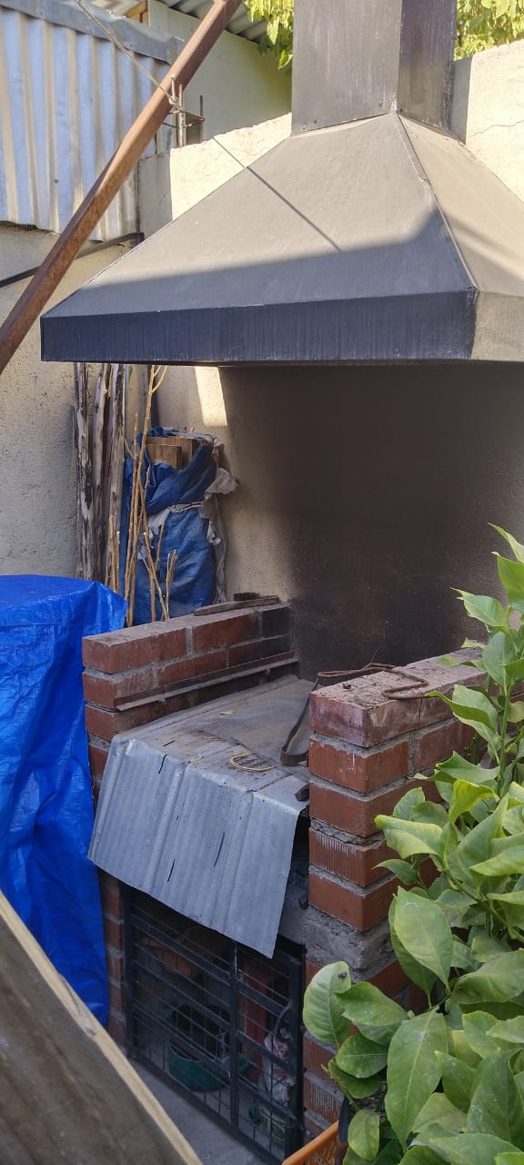 Propiedad de dos pisos de construcción sólida ubicada en tranquilo sector residencial · foto 18