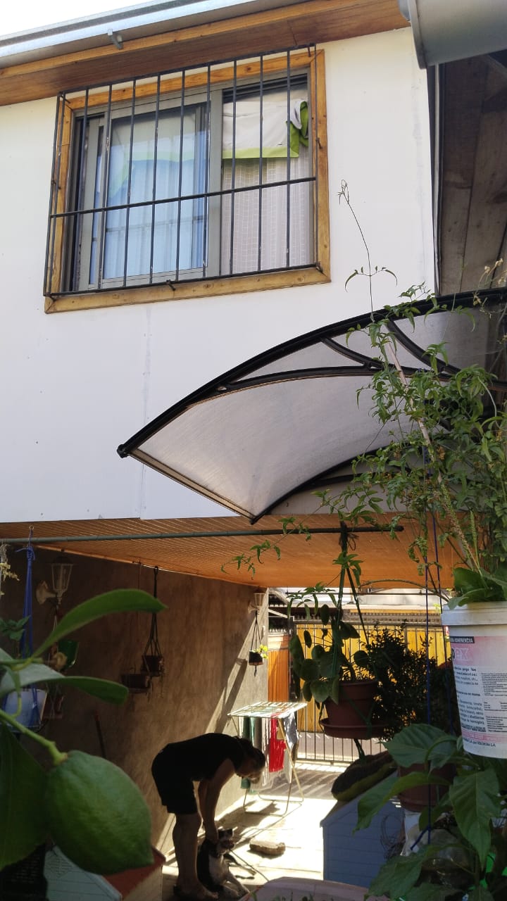 Propiedad de dos pisos de construcción sólida ubicada en tranquilo sector residencial · foto 16